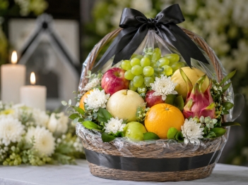 Ý nghĩa giỏ trái cây phúng điếu trong nghi lễ đám tang của người Việt